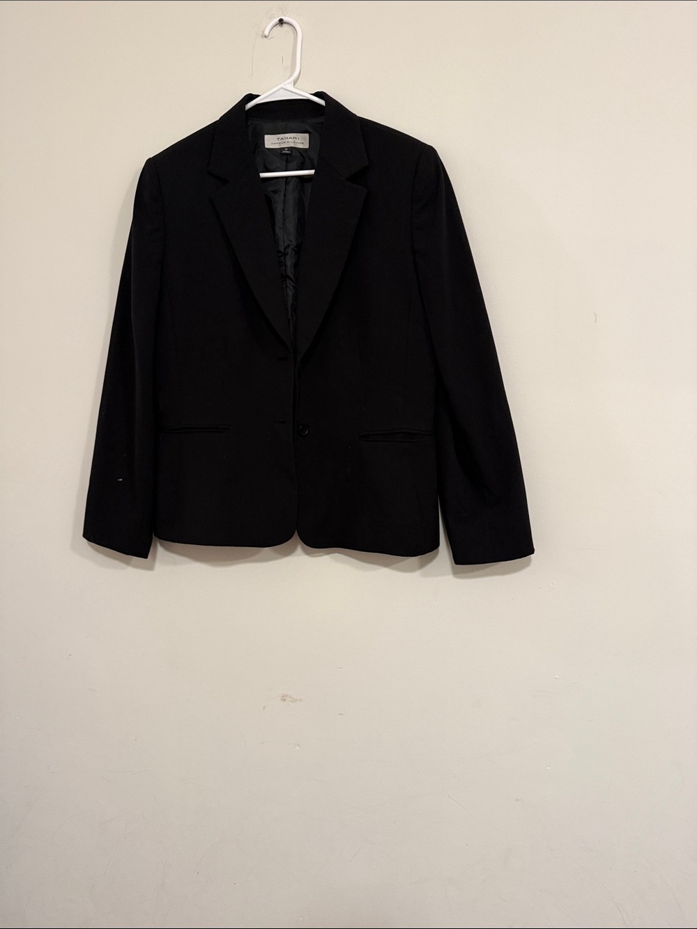 Tahari Black Women’s Blazer
